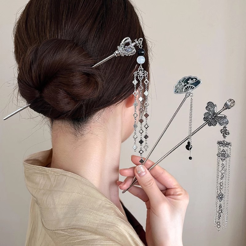 エレガントな女性のヘアピンアンティークシルバー蝶タッセルヘア - Vintage Tech Accessories のレビューと価格