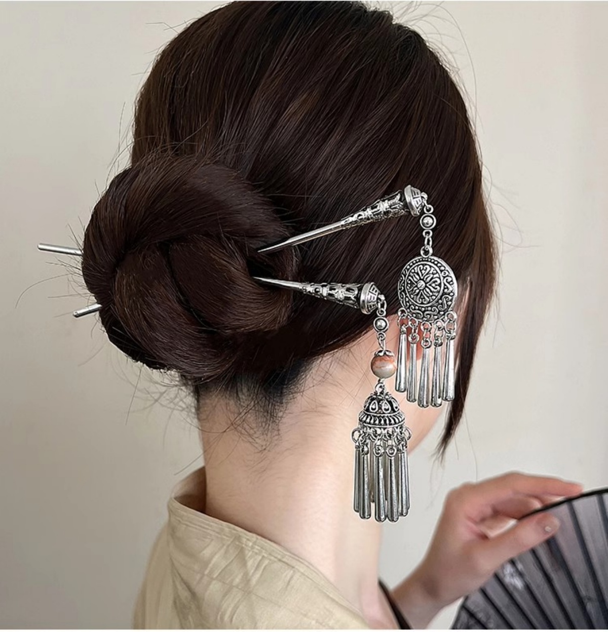エレガントな女性のヘアピンアンティークシルバー蝶タッセルヘア - Vintage Tech Accessories のレビューと価格