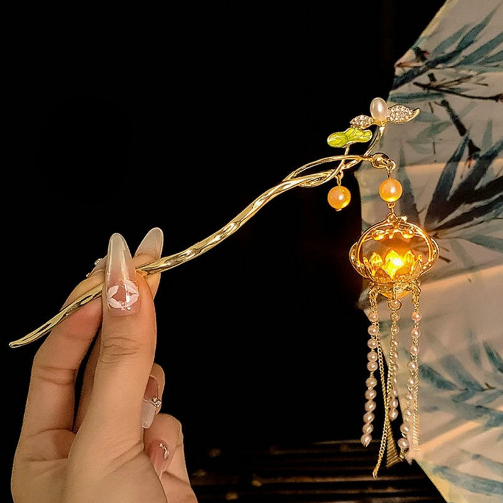 発光花ヘアピン女性のためのクリエイティブ蓮発光ランタンタッセ - Vintage Tech Accessories のレビューと価格